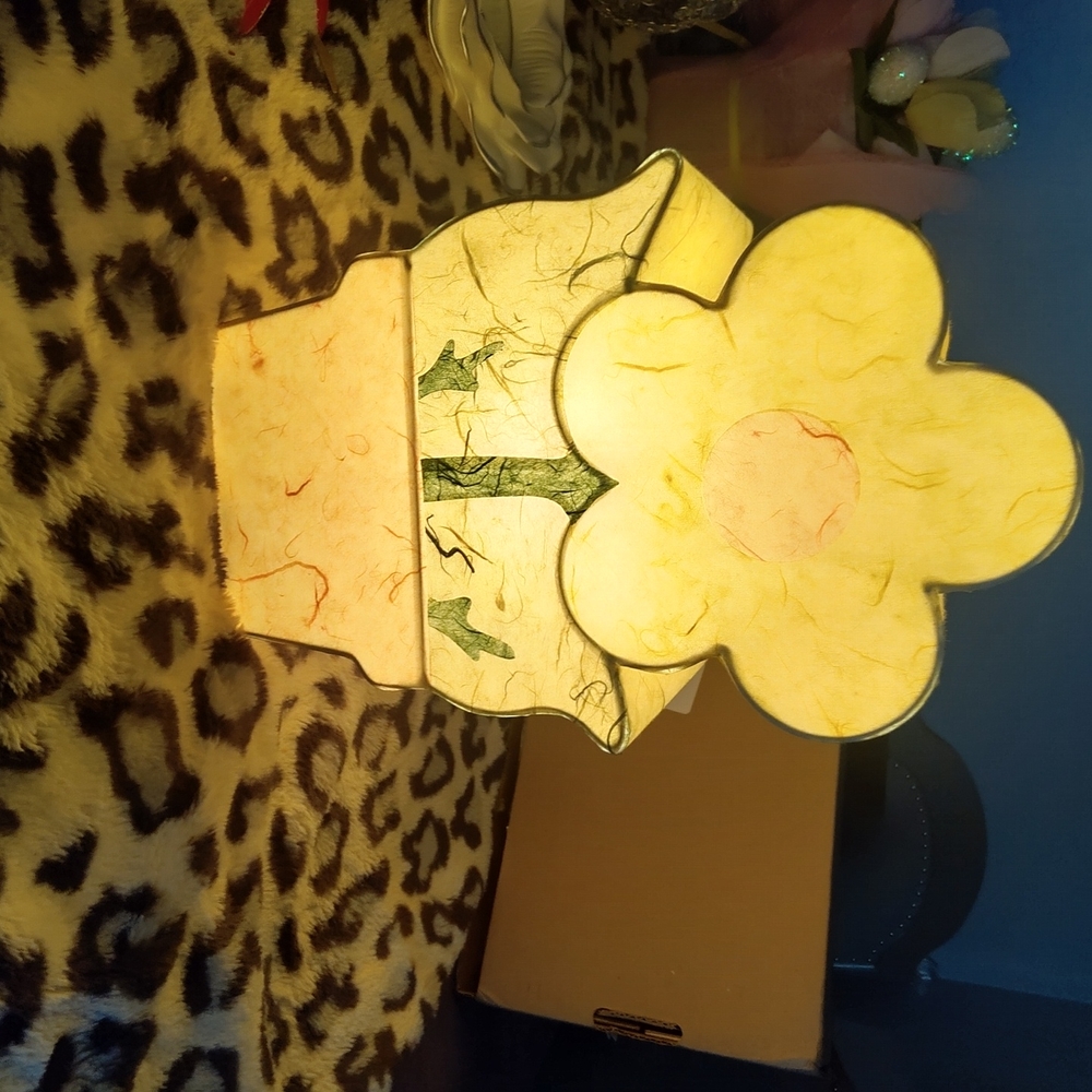 Flower standing table top lamp